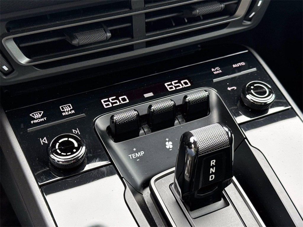 Used 2021 Porsche 911 Carrera image 24