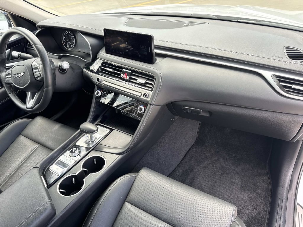 Used 2025 Genesis G70 2.5T RWD image 15