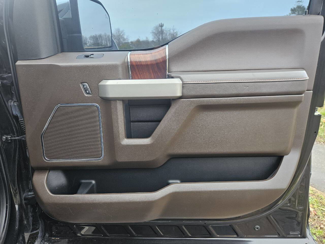 Used 2015 Ford F150 King Ranch w/ Equipment Group 601A Luxury image 17