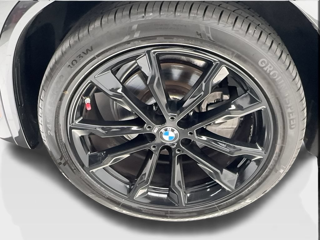 Used 2025 BMW X4 xDrive30i w/ M Sport Package AWD/4WD image 14