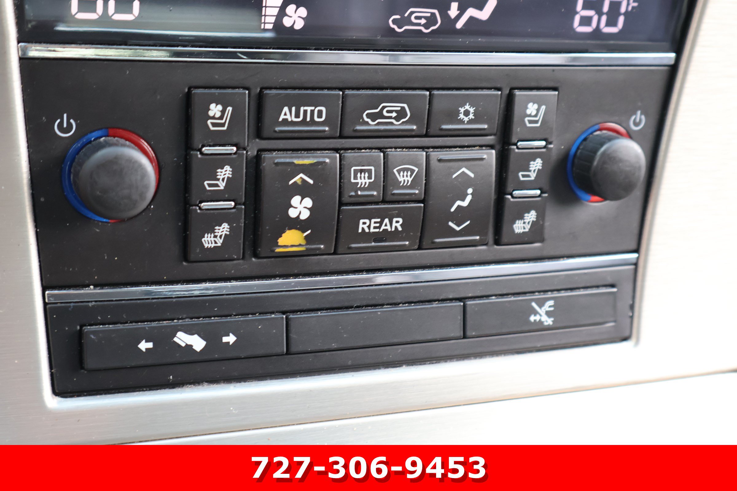 Used 2013 Cadillac Escalade ESV Platinum RWD image 30