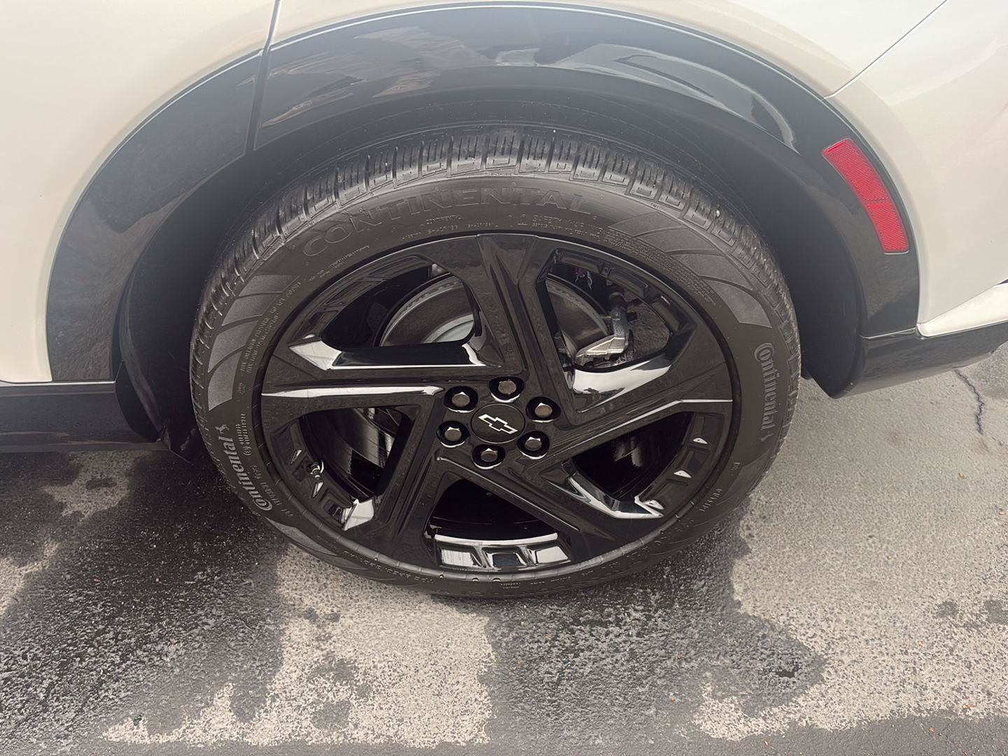 Used 2025 Chevrolet Equinox EV RS w/ Convenience Package II FWD image 22