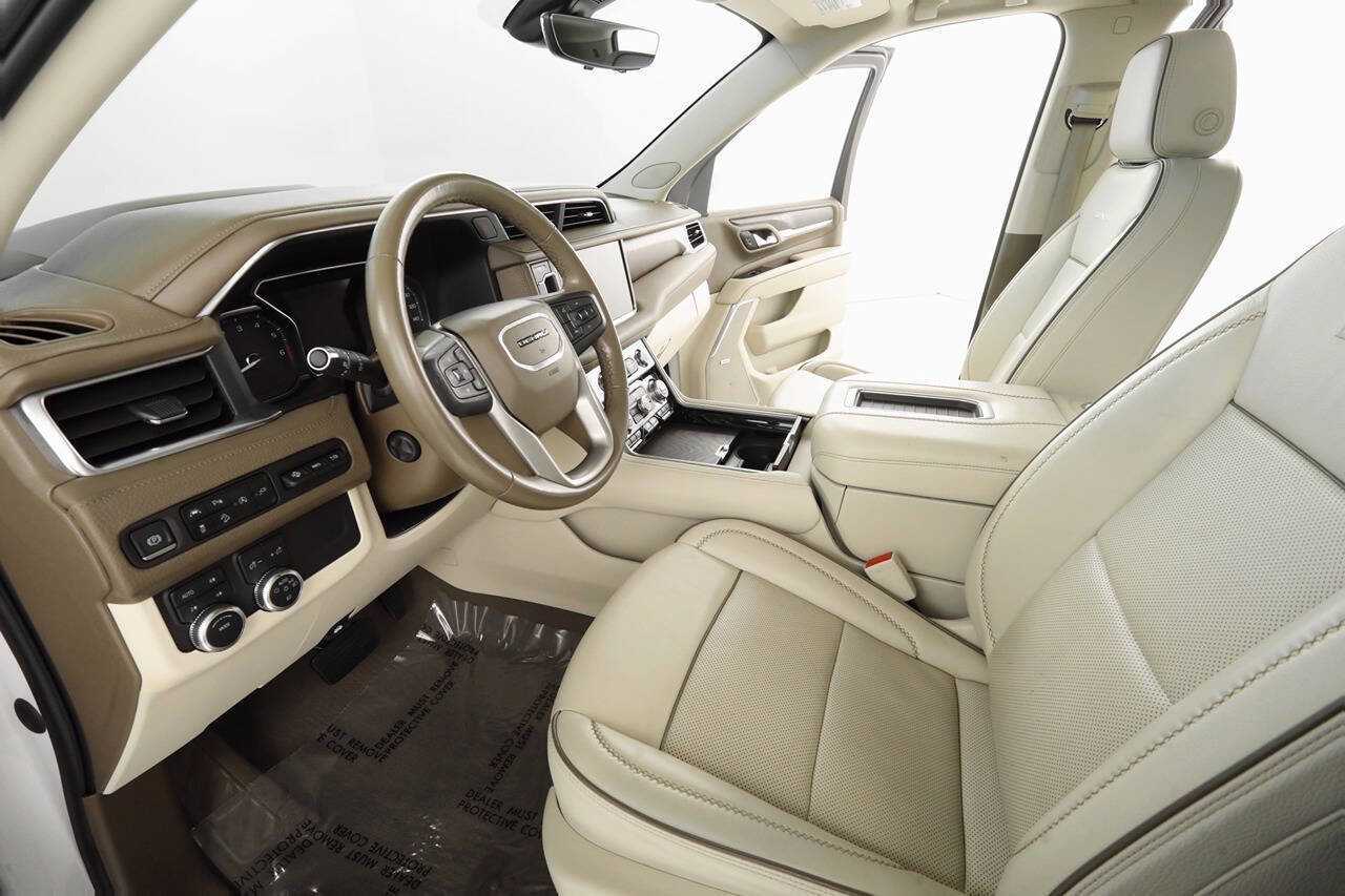 Used 2021 GMC Yukon Denali w/ Denali Premium Package image 11