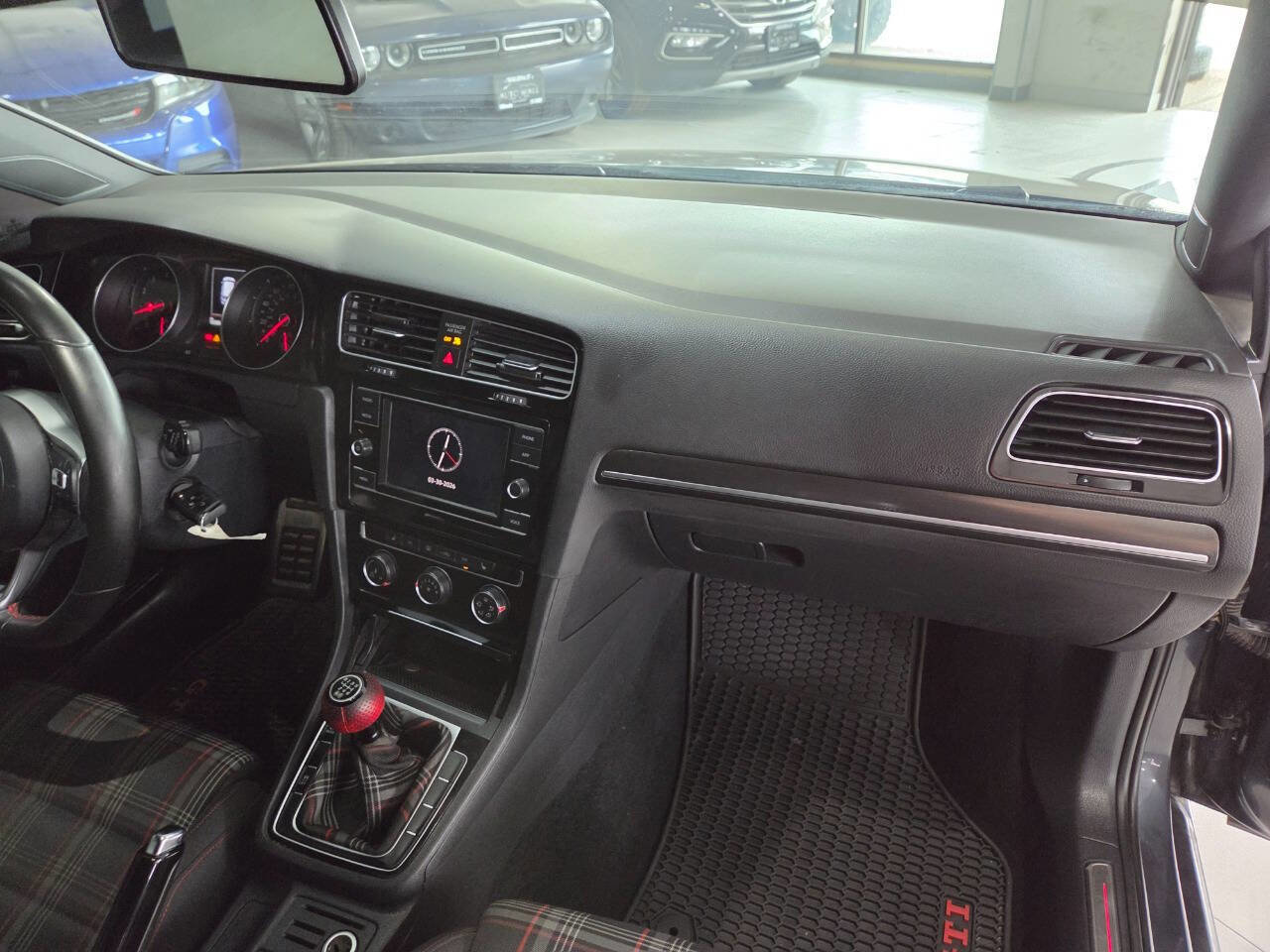 Used 2020 Volkswagen GTI S image 27