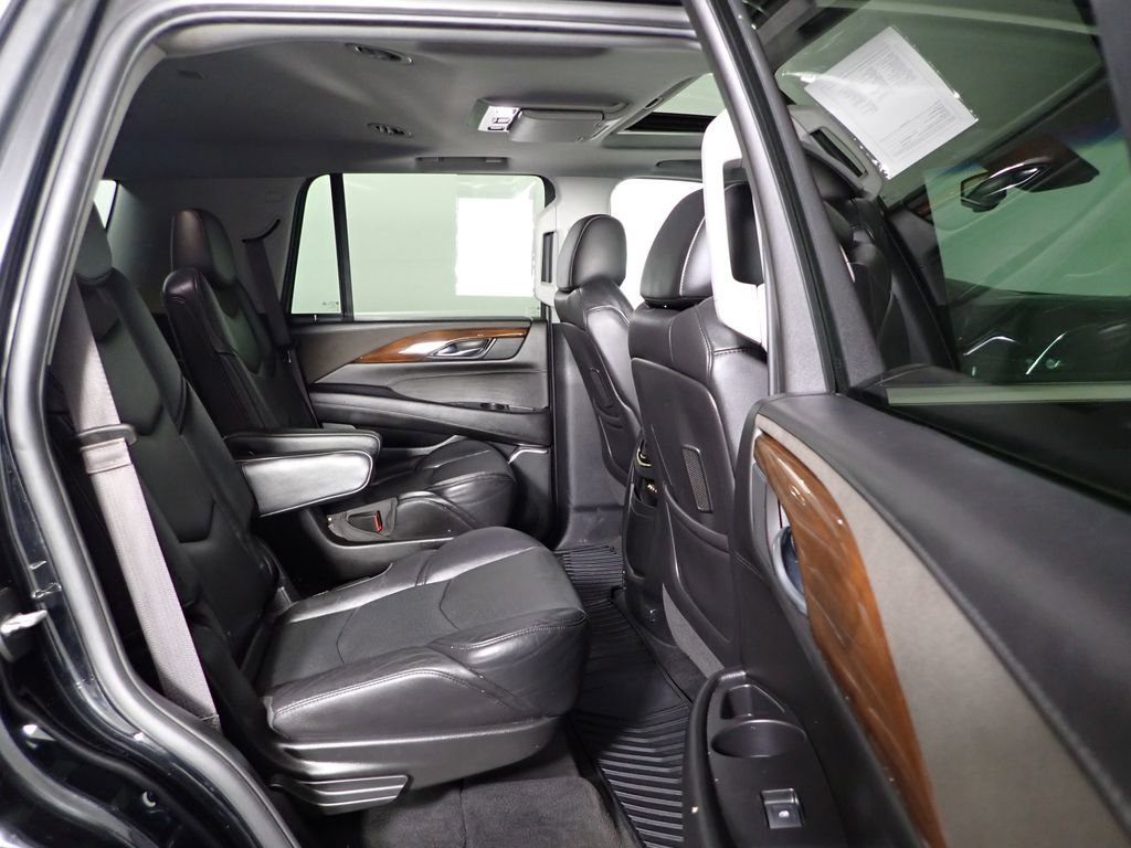 Used 2016 Cadillac Escalade Premium image 36