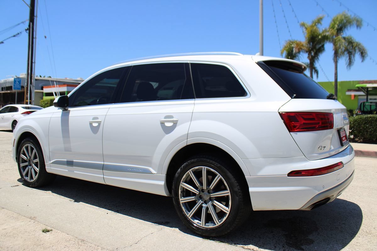 Used 2019 Audi Q7 3.0T Premium w/ Convenience Package AWD/4WD image 3