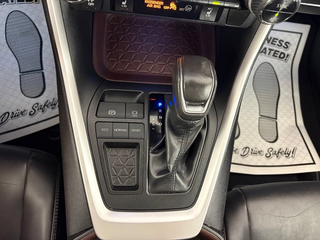 Used 2019 Toyota RAV4 Limited FWD image 24