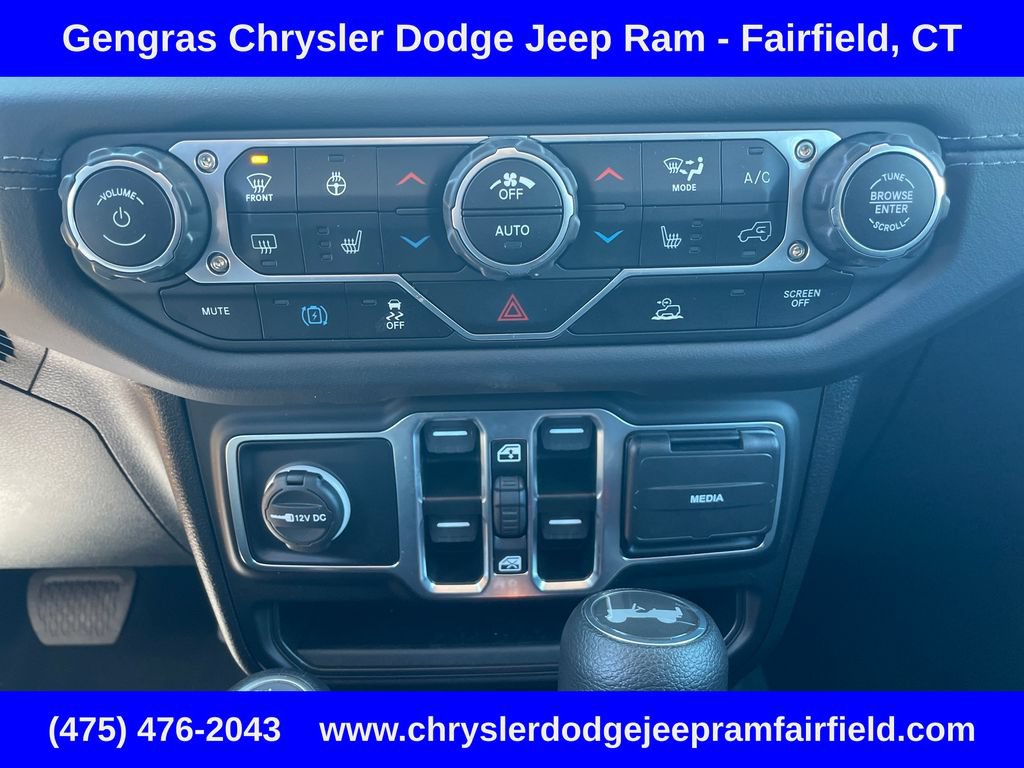 Certified 2025 Jeep Wrangler Unlimited Sahara AWD/4WD image 44