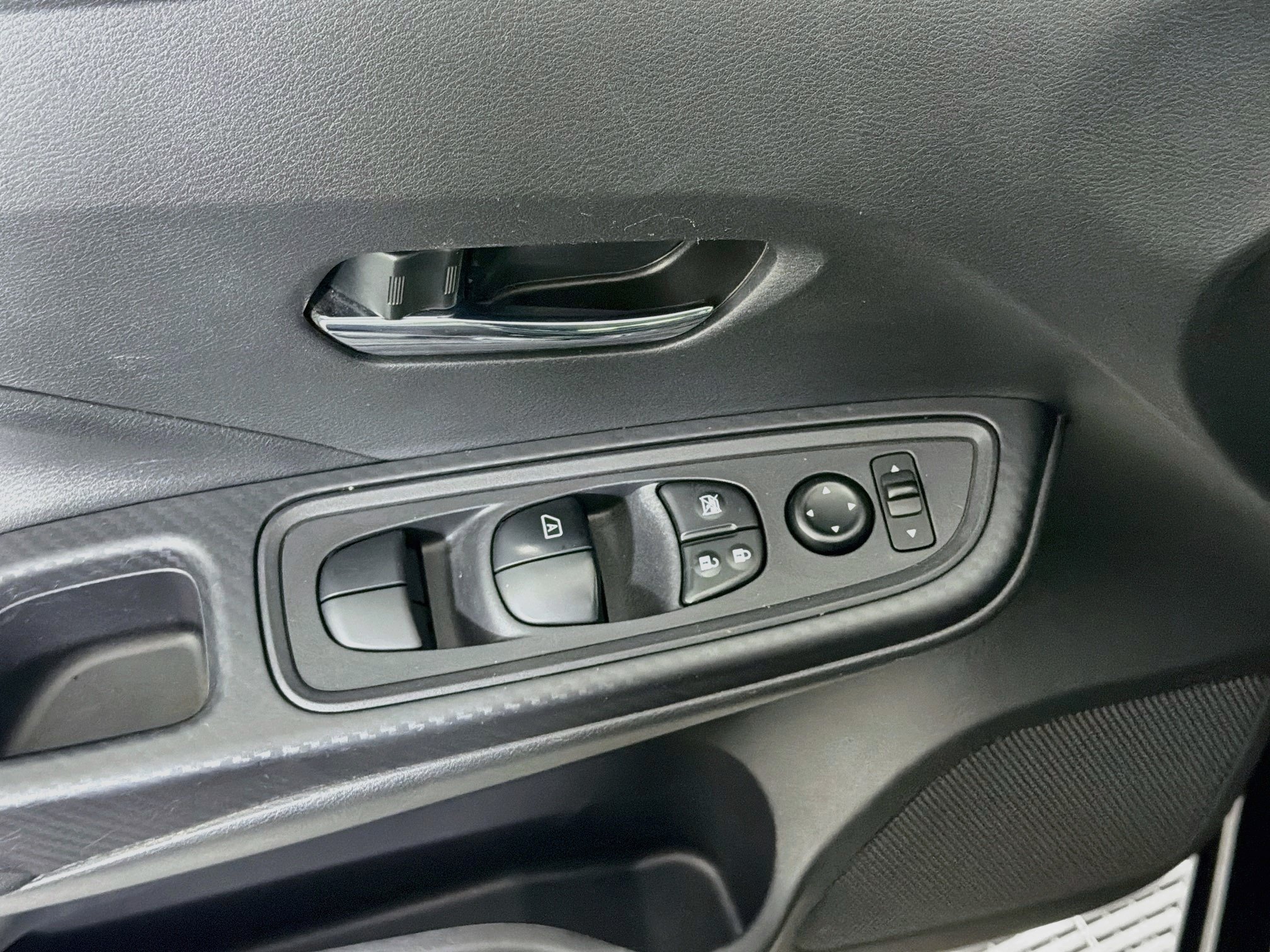 Used 2024 Nissan Versa SV w/ Trunk Package FWD image 15