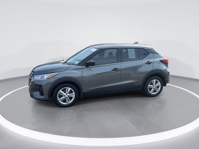 Used 2025 Nissan Kicks Play S FWD image 4