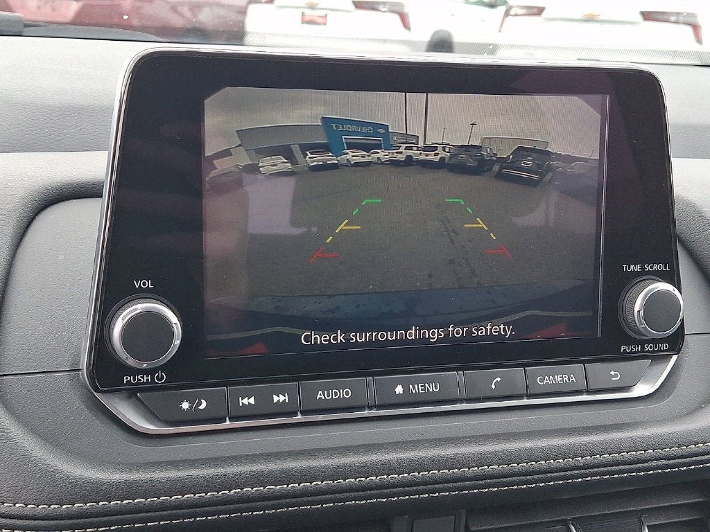 Used 2025 Nissan Rogue SV AWD/4WD image 18
