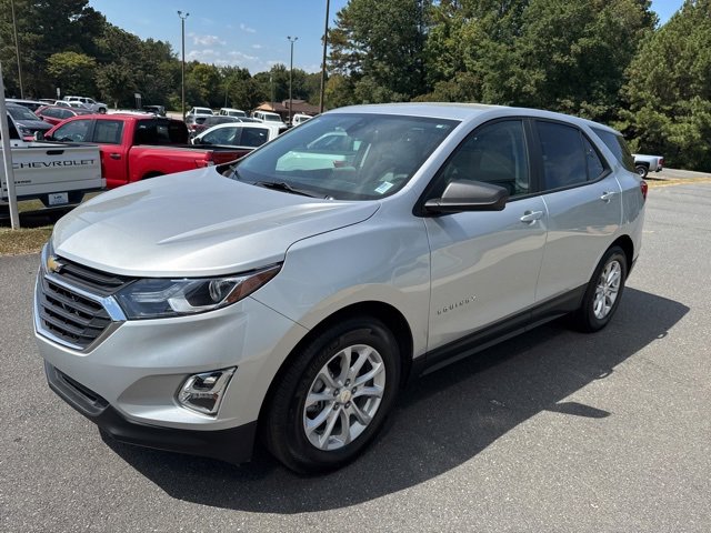 Used 2021 Chevrolet Equinox LS w/ LS Convenience Package image 3
