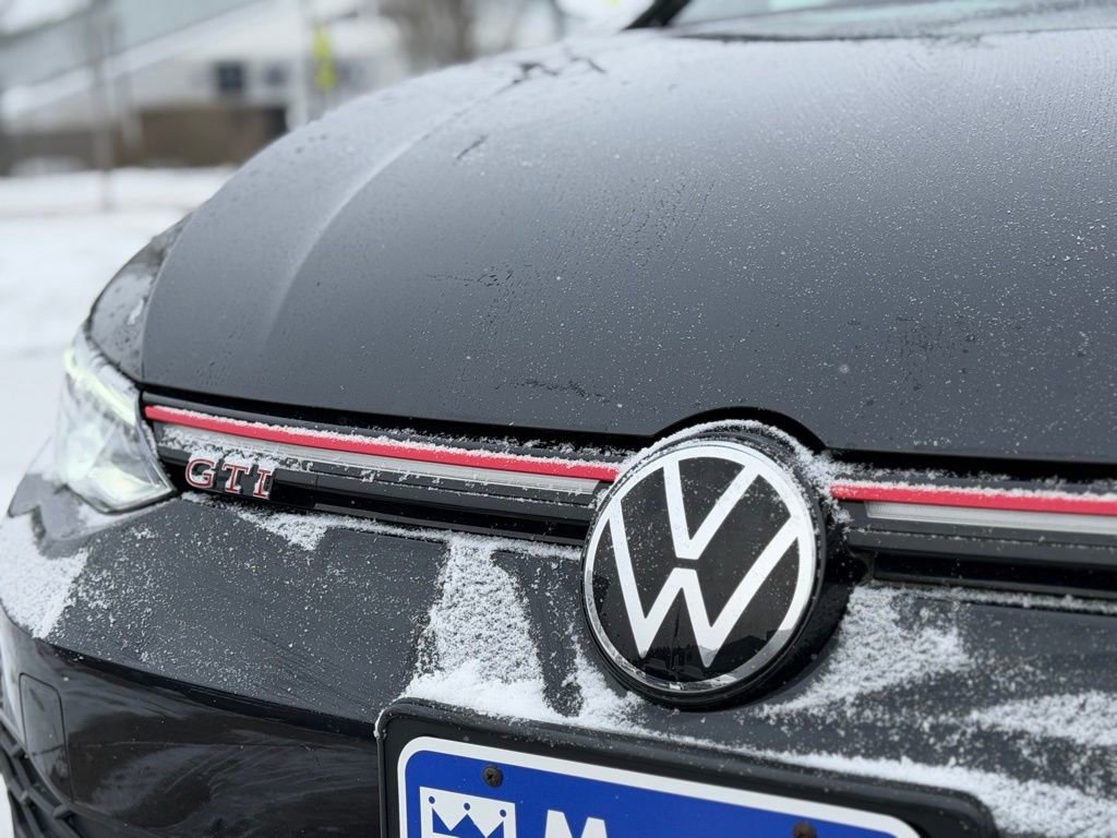 Used 2022 Volkswagen GTI SE image 7