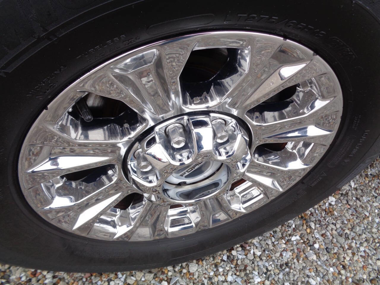 Used 2017 Ford F250 Lariat w/ Chrome Package image 14