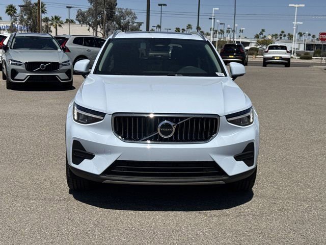 New 2025 Volvo XC40 B5 Core w/ Climate Package image 2