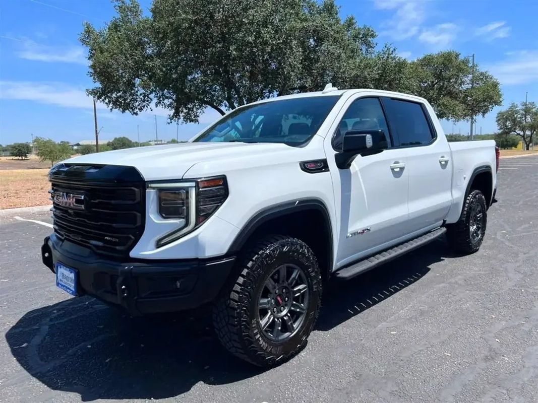 Used 2024 GMC Sierra 1500 AT4X AWD/4WD image 3