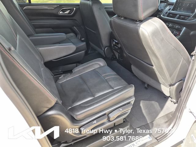 Used 2023 Chevrolet Suburban RST w/ Luxury Package RWD image 18
