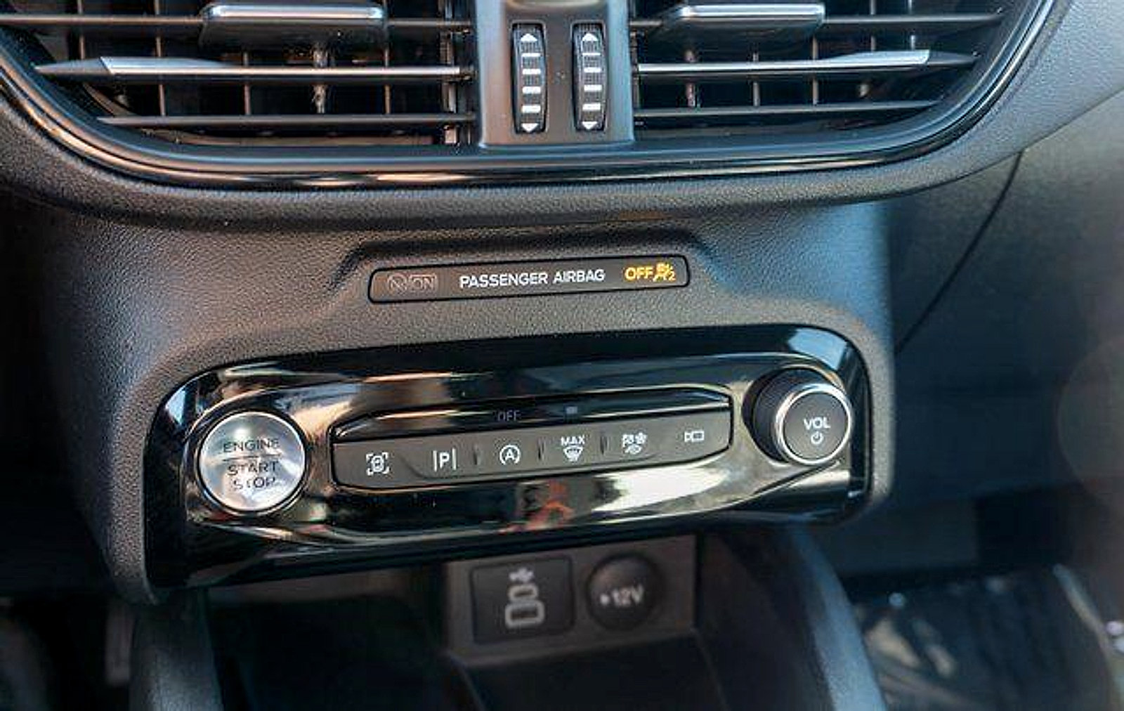 Used 2026 Ford Escape ST-Line Elite w/ Premium Technology Package AWD/4WD image 25