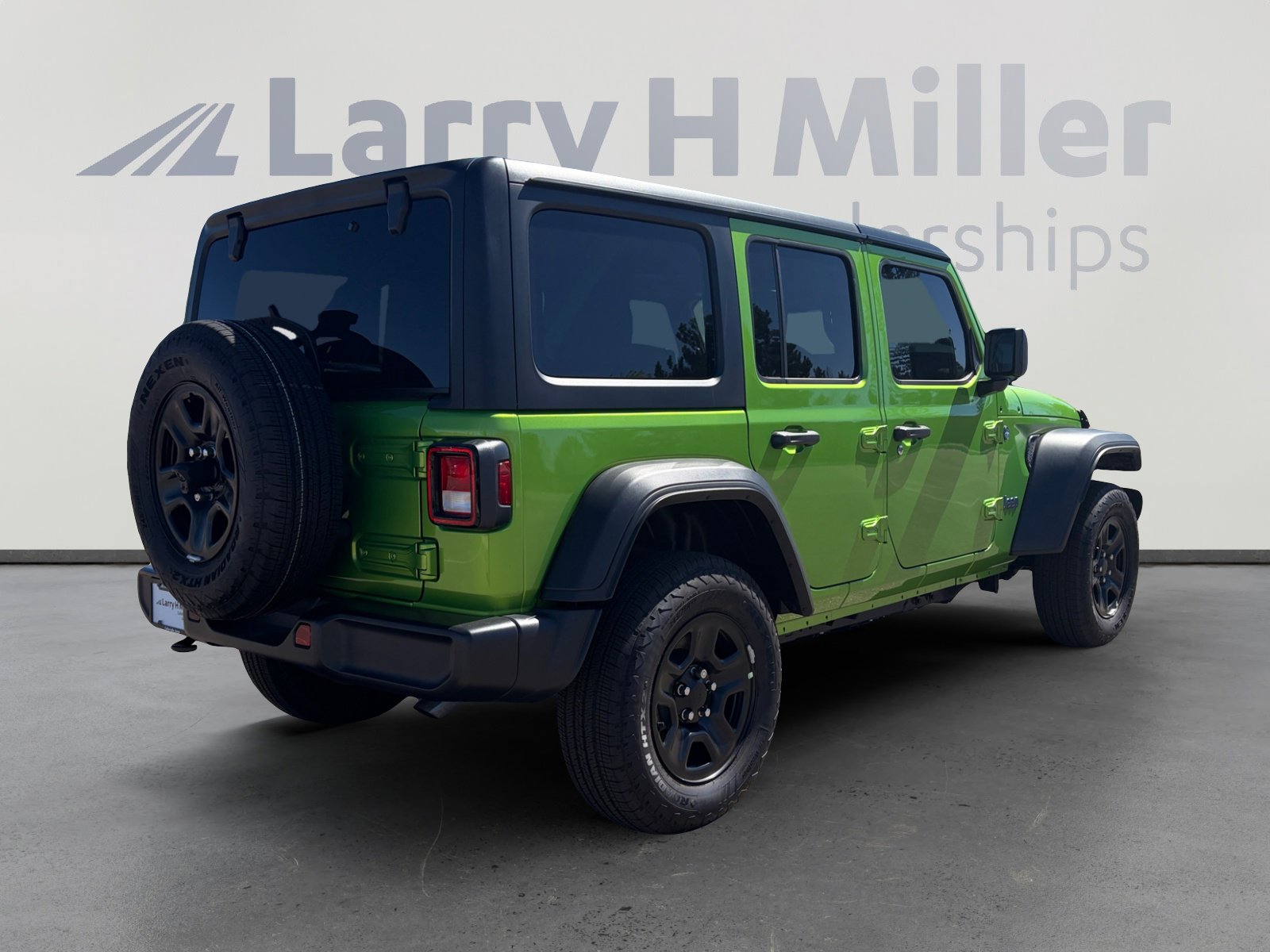 Used 2025 Jeep Wrangler Sport S image 6