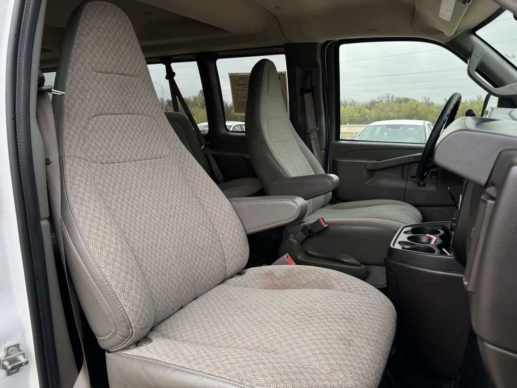 Used 2023 Chevrolet Express 3500 LS image 23