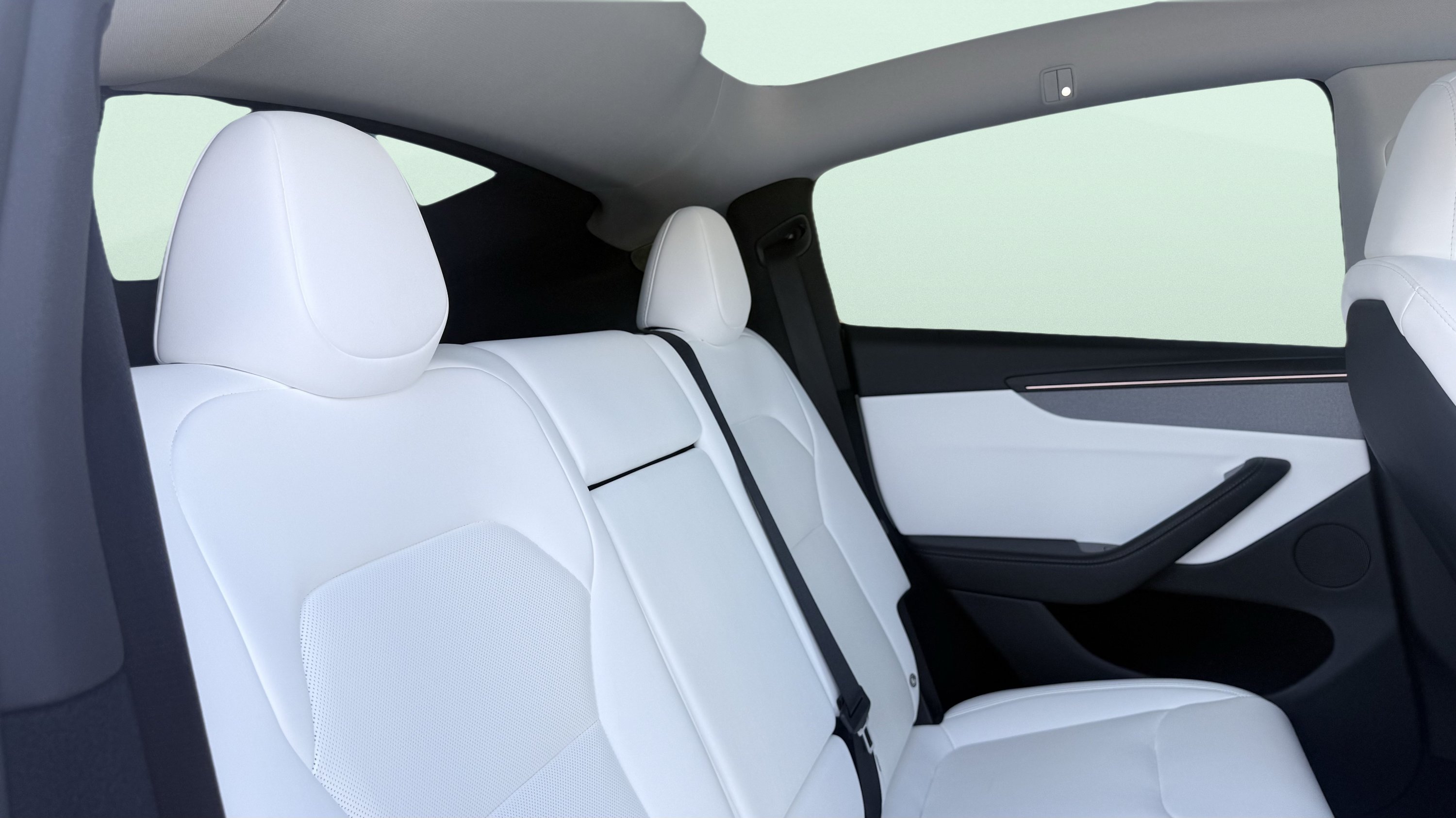Used 2026 Tesla Model Y 2WD image 37
