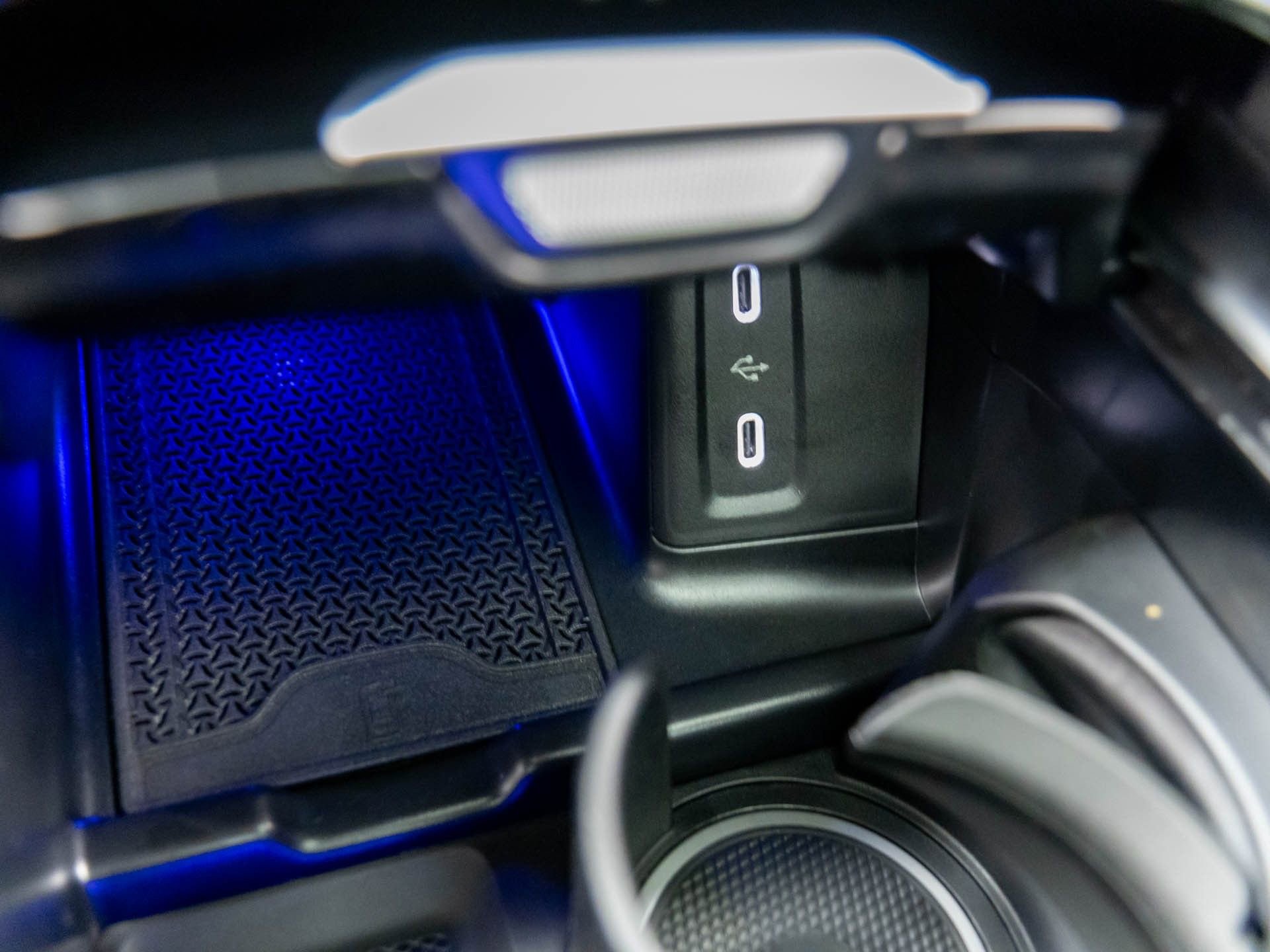 Used 2025 Mercedes-Benz GLC 300 4MATIC image 23