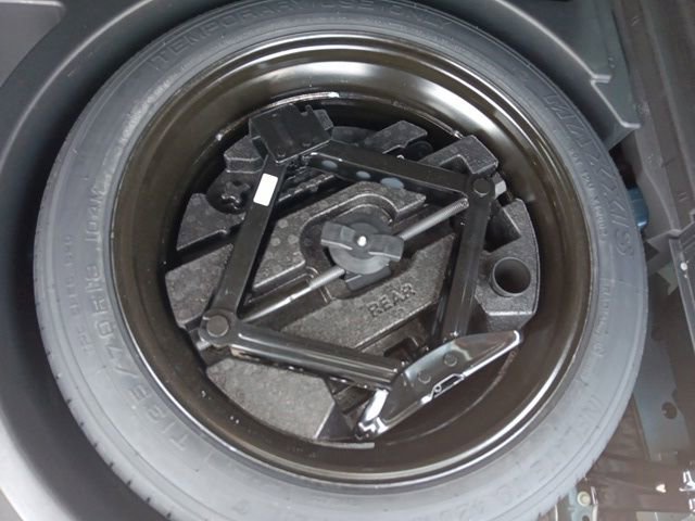 Used 2025 Chevrolet Blazer LT image 32