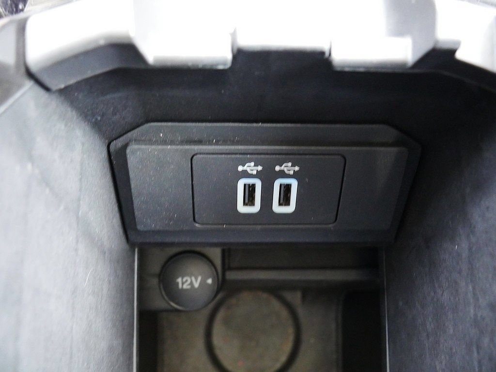 Used 2017 Ford C-MAX Energi Titanium w/ Equipment Group 501A FWD image 49