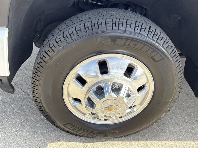 Used 2024 Chevrolet Silverado 3500 High Country w/ High Country Premium Package image 14