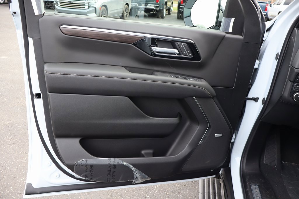 New 2026 Chevrolet Tahoe Premier image 3