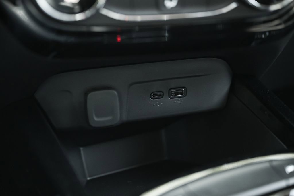 New 2026 Chevrolet Trax LT w/ LPO, Blackout Package FWD image 24