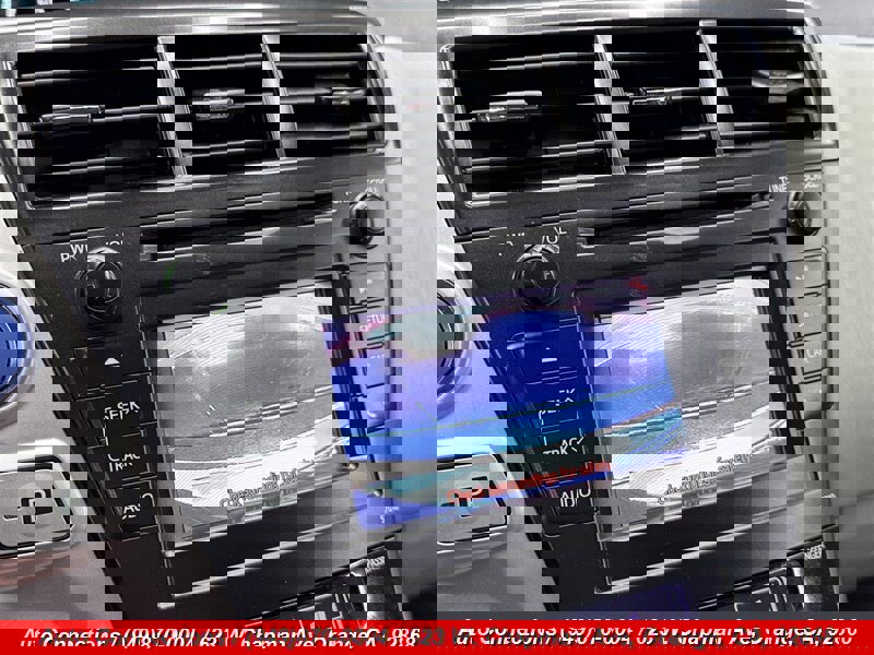 Used 2013 Toyota Prius V Two image 18