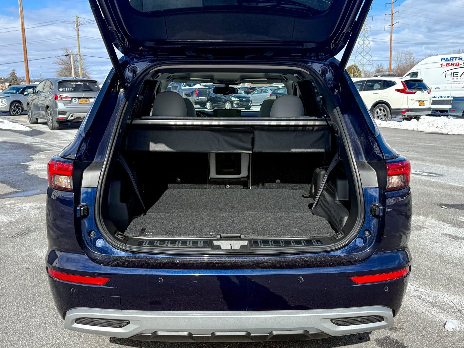 New 2025 Mitsubishi Outlander SEL image 14