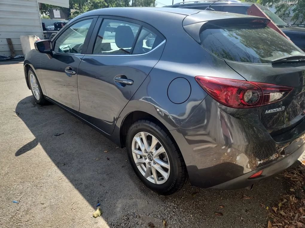 Used 2015 MAZDA MAZDA3 i Touring FWD image 2