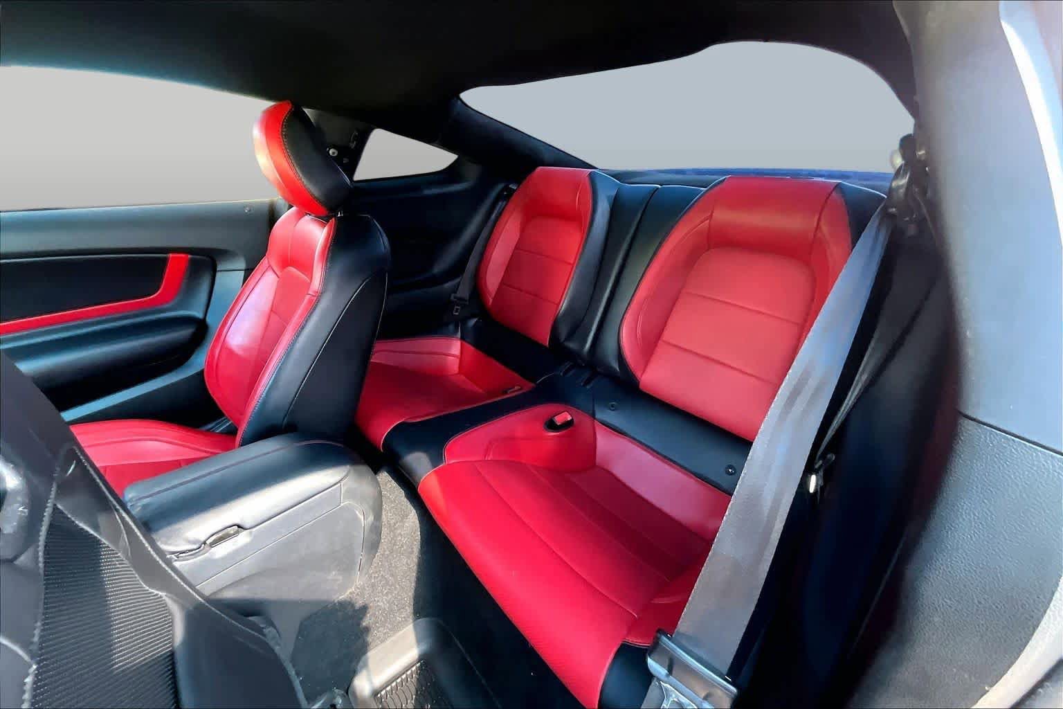 Used 2019 Ford Mustang GT Premium w/ Equipment Group 401A RWD image 20