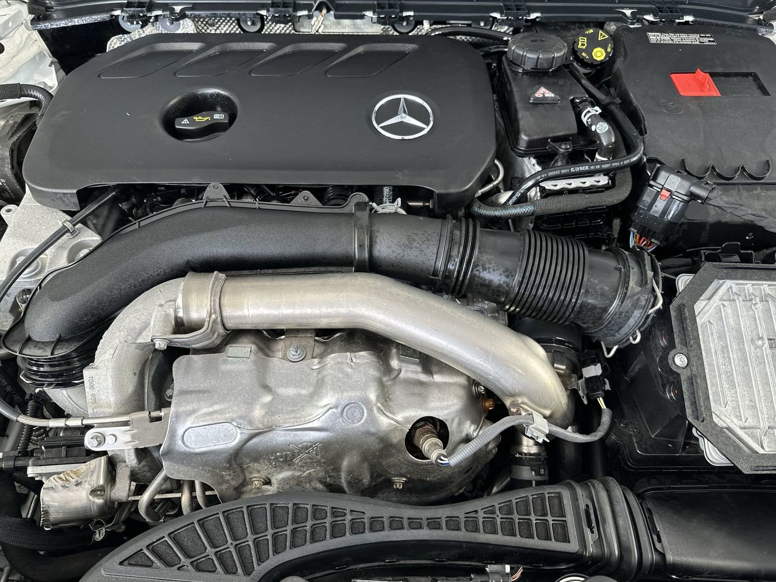 Used 2025 Mercedes-Benz GLB 250 image 27