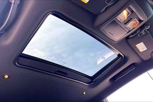 Used 2016 Dodge Challenger SRT Hellcat image 26