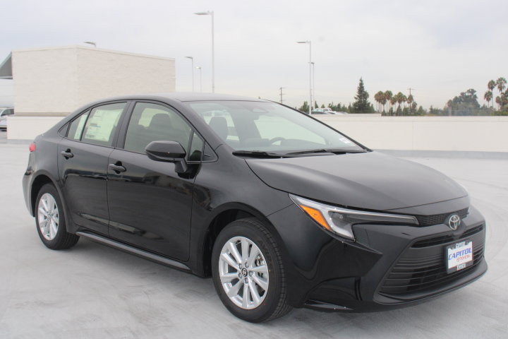 New 2027 Toyota Corolla LE FWD image 2