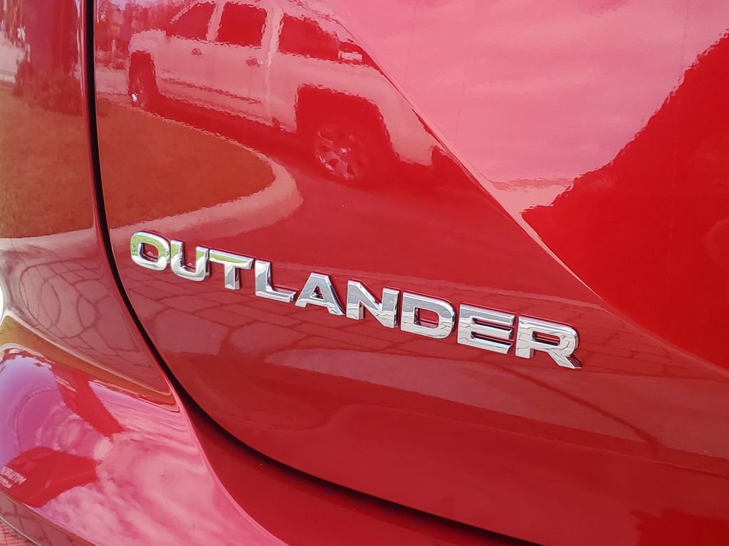 New 2026 Mitsubishi Outlander SEL image 8