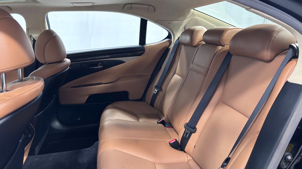 Used 2015 Lexus LS 460 L image 22