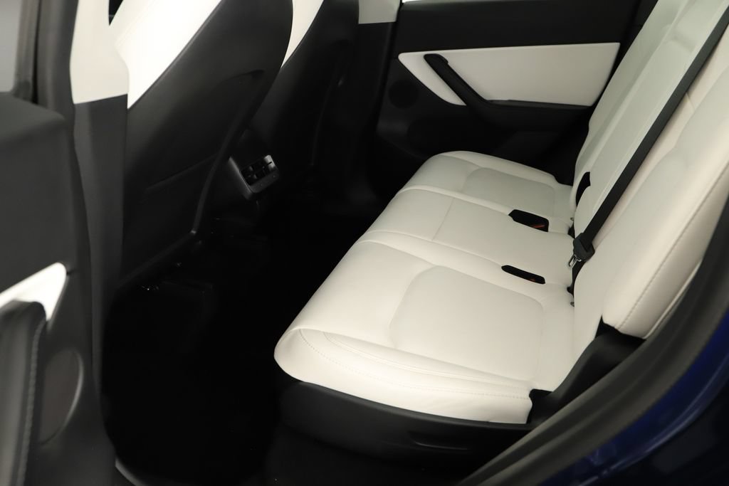 Used 2021 Tesla Model Y Long Range AWD/4WD image 26