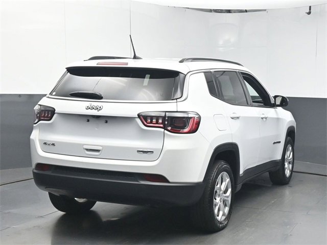 Used 2024 Jeep Compass Latitude image 7