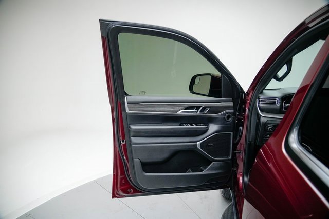 Used 2022 Jeep Wagoneer Series II image 14