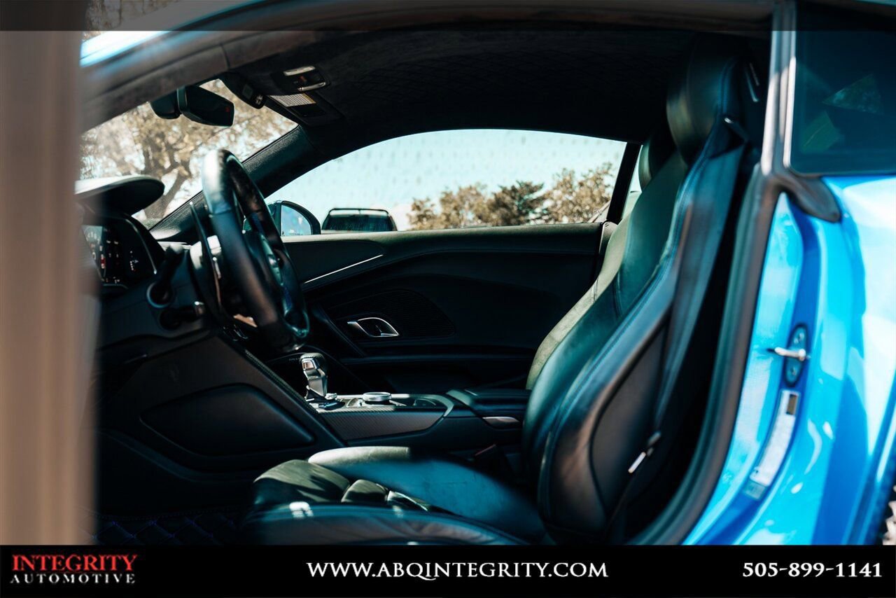 Used 2017 Audi R8 V10 w/ Carbon Exterior Package image 26