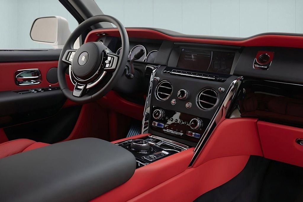 Used 2023 Rolls-Royce Cullinan image 35