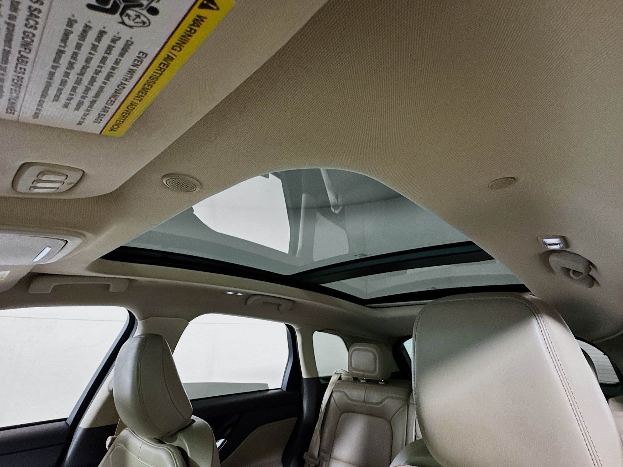 Used 2022 Lincoln Corsair AWD w/ Premium Package image 5