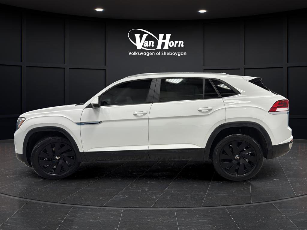 Used 2024 Volkswagen Atlas Cross Sport SE w/ Panoramic Sunroof Package AWD/4WD image 4