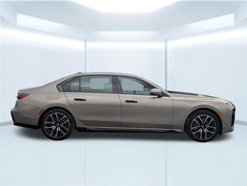 Used 2023 BMW 740i RWD image 6