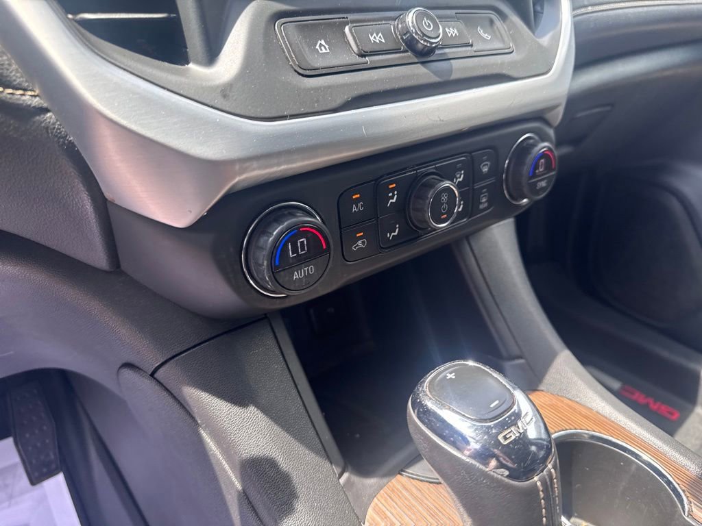 Used 2019 GMC Acadia SLE w/ LPO, Floor Liner Package AWD/4WD image 19