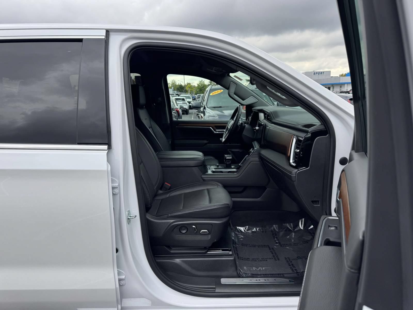 Used 2023 GMC Sierra 1500 Denali AWD/4WD image 14